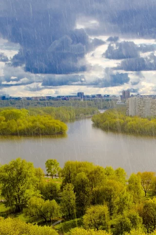 река, небо, осква, оссия, дождь, деревья, дома, тучи