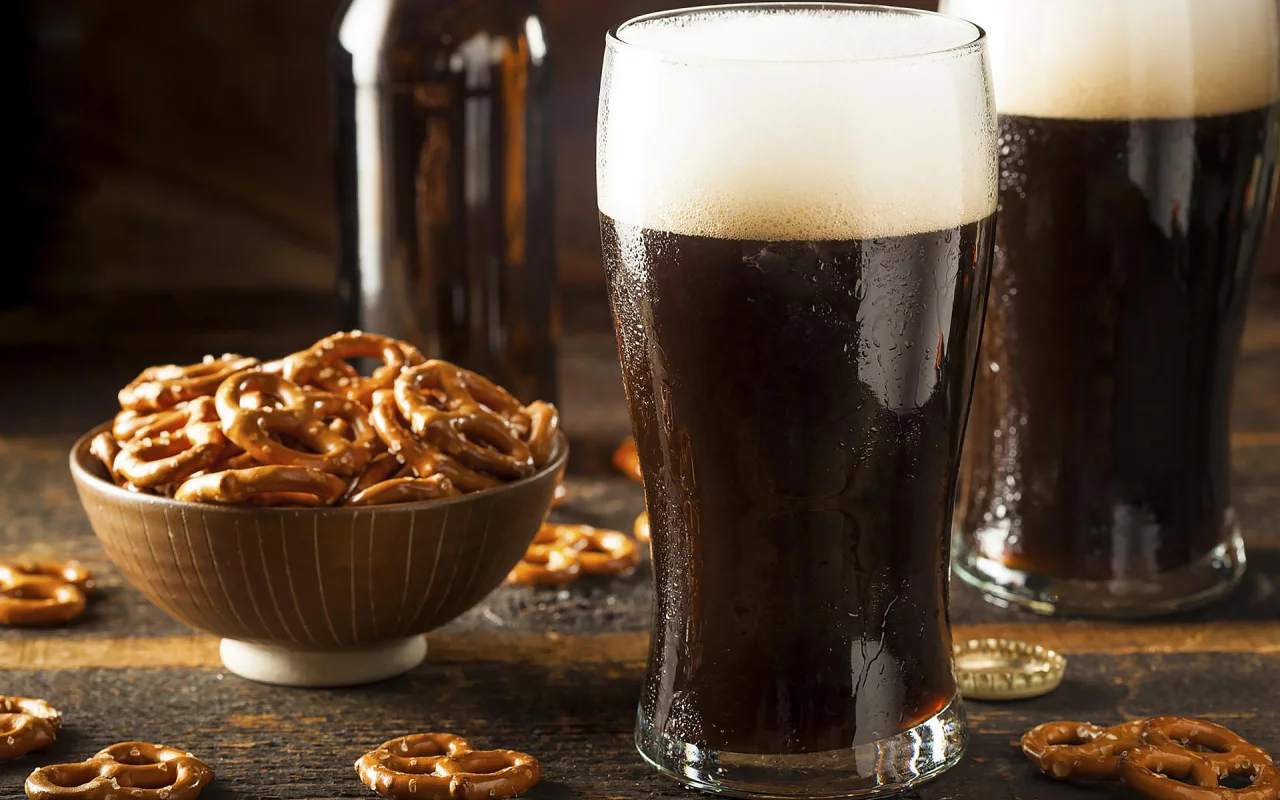 пиво, тёмное, печенье, beer, dark, choice, cookies, bar, room, wood, table, main, drink, room, read, bira, nice, wide