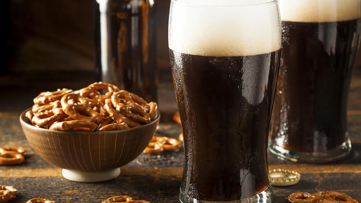 пиво, тёмное, печенье, beer, dark, choice, cookies, bar, room, wood, table, main, drink, room, read, bira, nice, wide