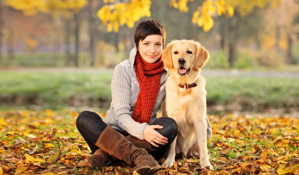 друзья, девушка, собака, ретривер, осень, gilrl, dog, golden, retriever, friends, autumn, color, leaves, daylight, yellow, green, nature, see, nice, smile, wide