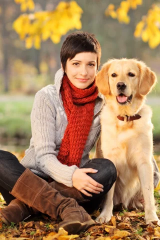 друзья, девушка, собака, ретривер, осень, gilrl, dog, golden, retriever, friends, autumn, color, leaves, daylight, yellow, green, nature, see, nice, smile, wide