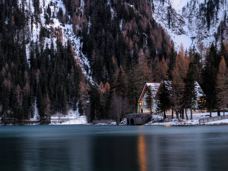 горы, дом, берег, вечер, house, shore, evening, snow, mounts, mountain, nature, sea, dark, whinter, nature, landscapes, see, moon, sky, nice, wide