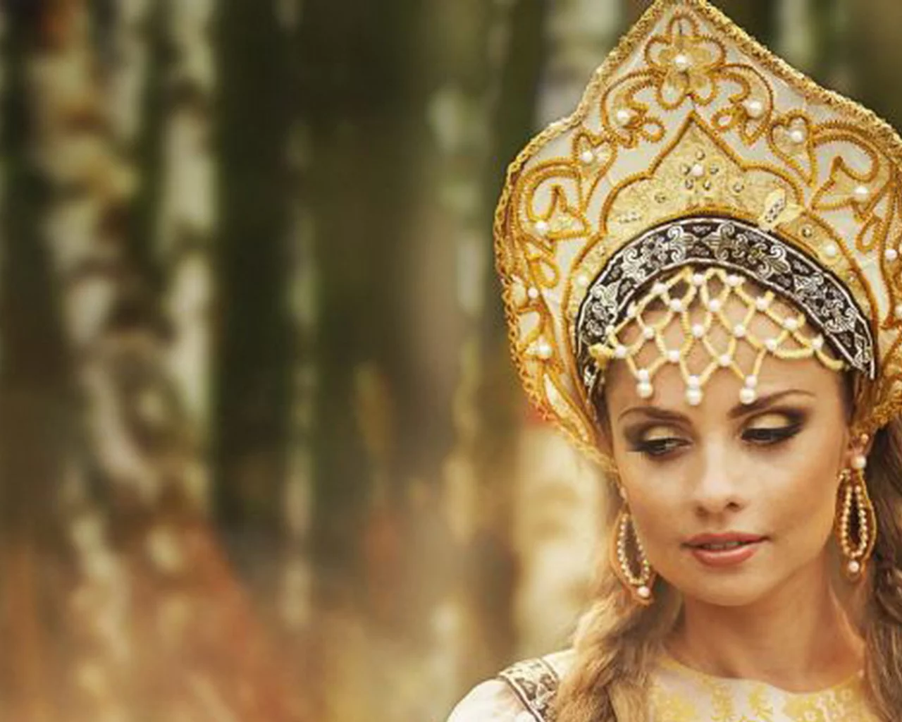 русская красавица, девушка, макияж, большие глаза, красивые глаза, крупно, русская коса, длинные волосы, девушка с косой, кокошник, девушка в кокошнике