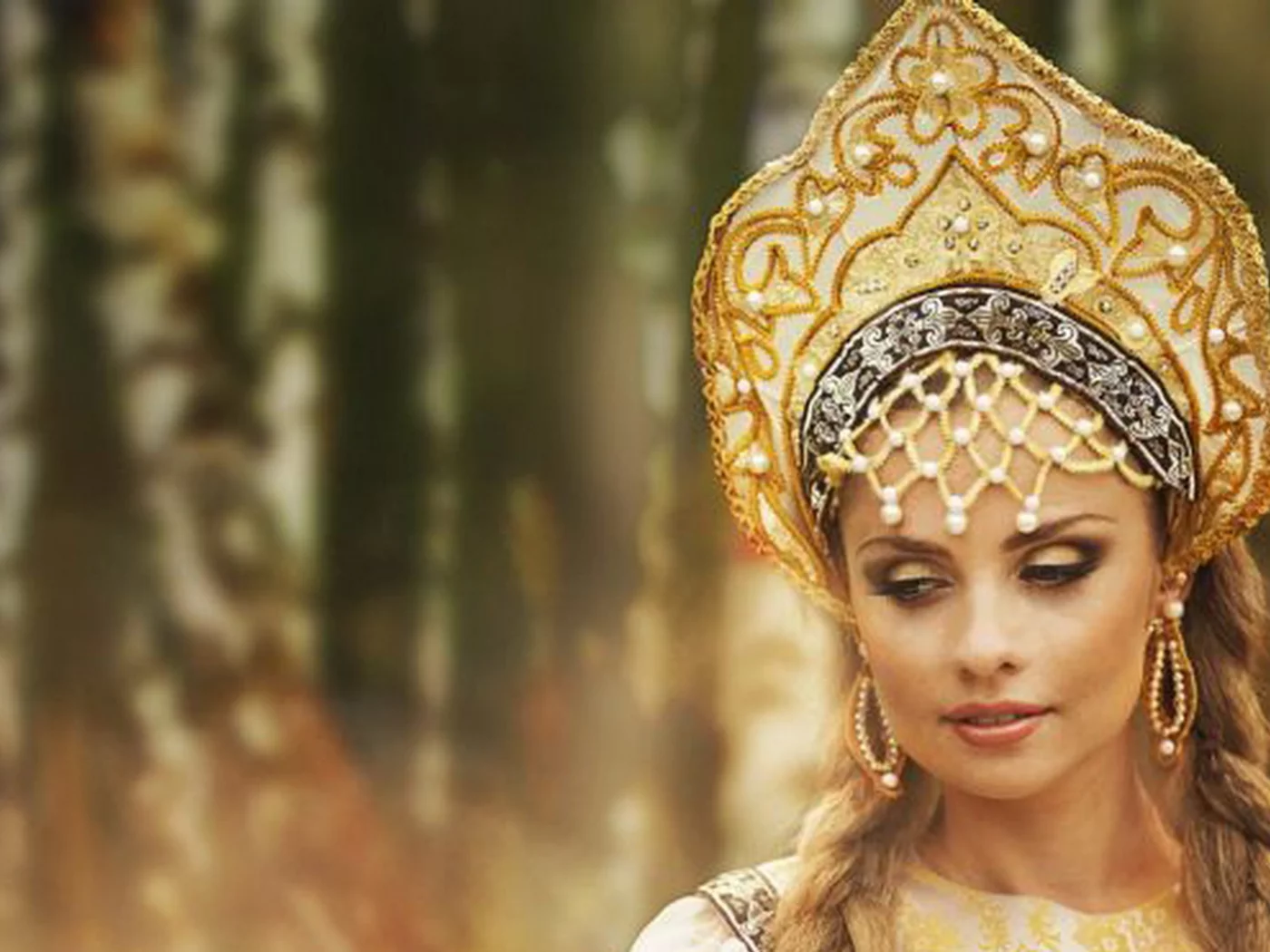 русская красавица, девушка, макияж, большие глаза, красивые глаза, крупно, русская коса, длинные волосы, девушка с косой, кокошник, девушка в кокошнике