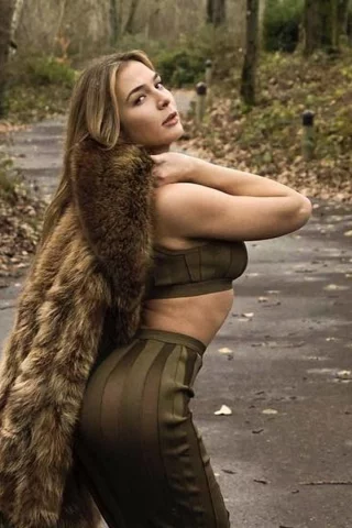 девушка, поза, грудь, ножки, блондинка, девушка в мехах, фигура