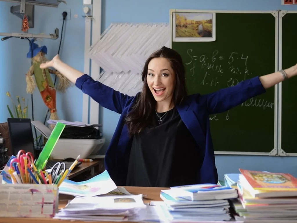 девушка, училка, радость, грудь, брюнетка, макияж