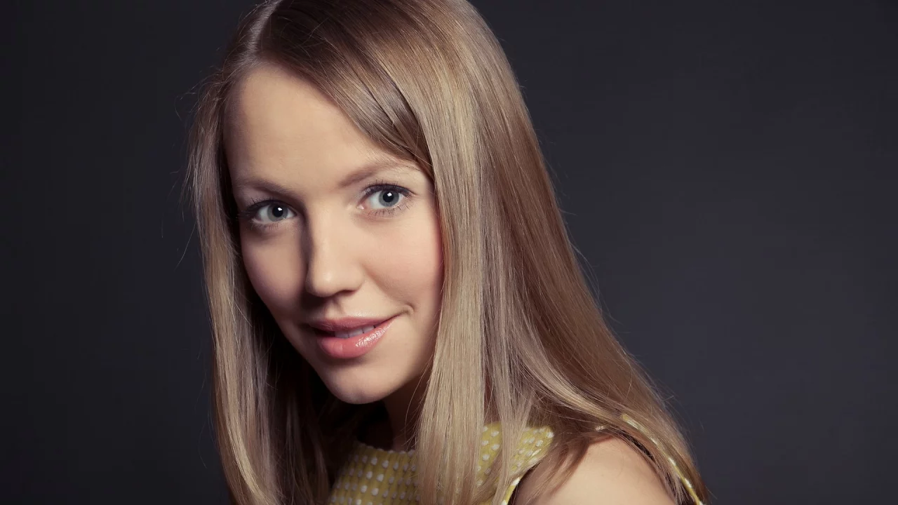 галина боб, девушка, актриса, блондинка, макияж, длинные волосы, красивые глаза, прямые волосы
