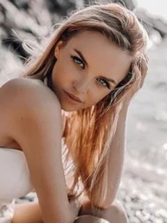девушка, блондинка, макияж, грудь, белое платье, шикарная фигура