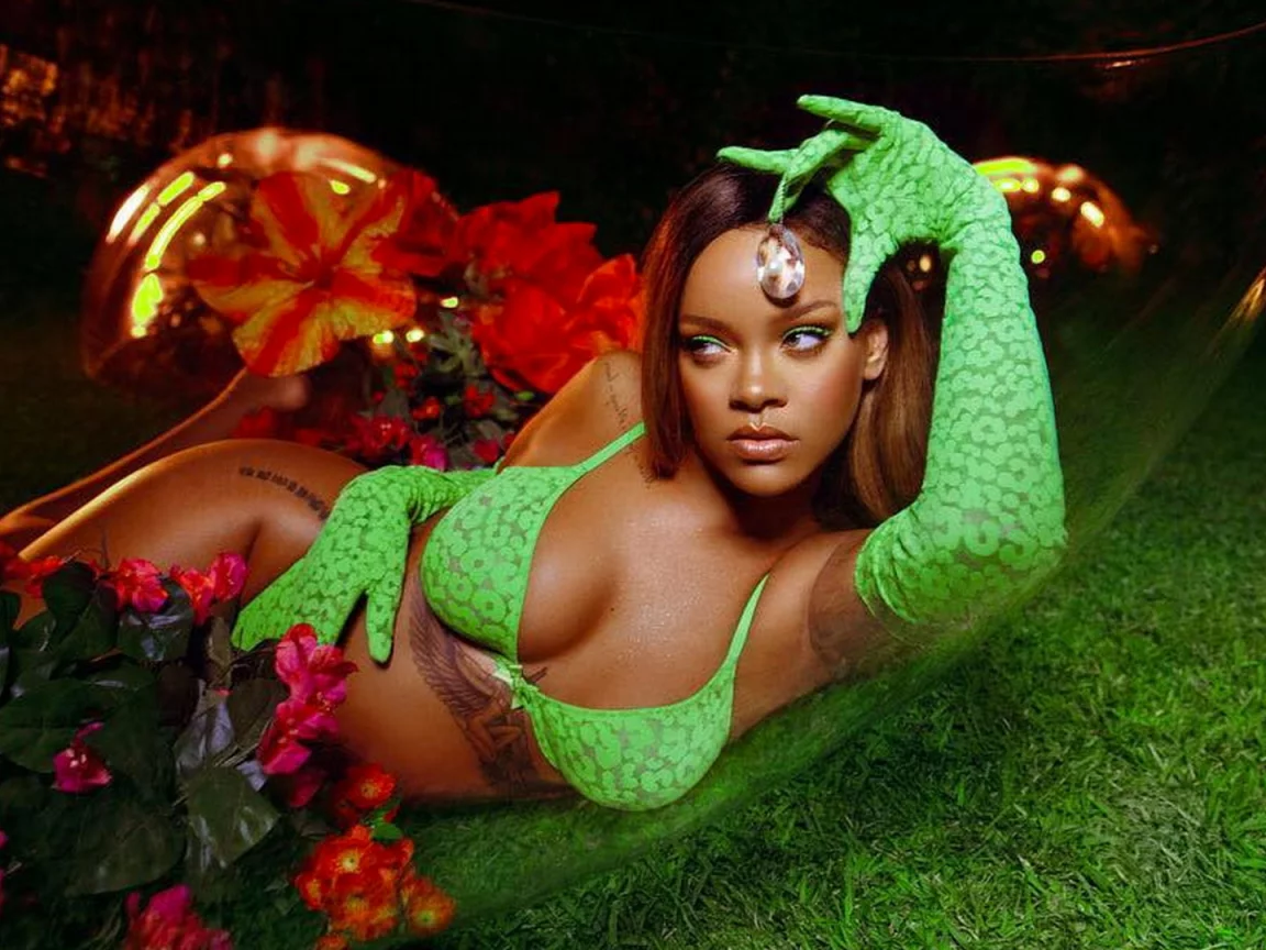 rihanna, девушка, певица, грудь, ножки, мулатка, макияж, попа, шикарная фигура, чернокожая девушка