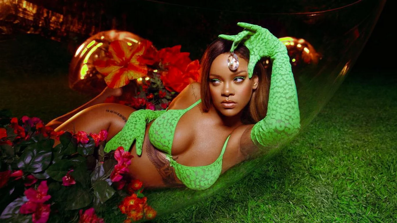 rihanna, девушка, певица, грудь, ножки, мулатка, макияж, попа, шикарная фигура, чернокожая девушка