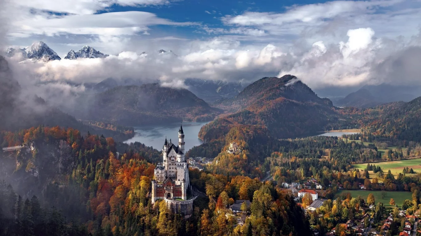горы, замок, облака