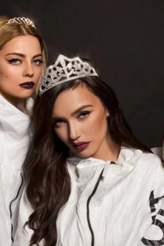 серебро, три девушки, певицы, макияж, грудь, фигура, длинные волосы