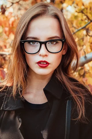 красивая, девушка, брюнетка, в очках