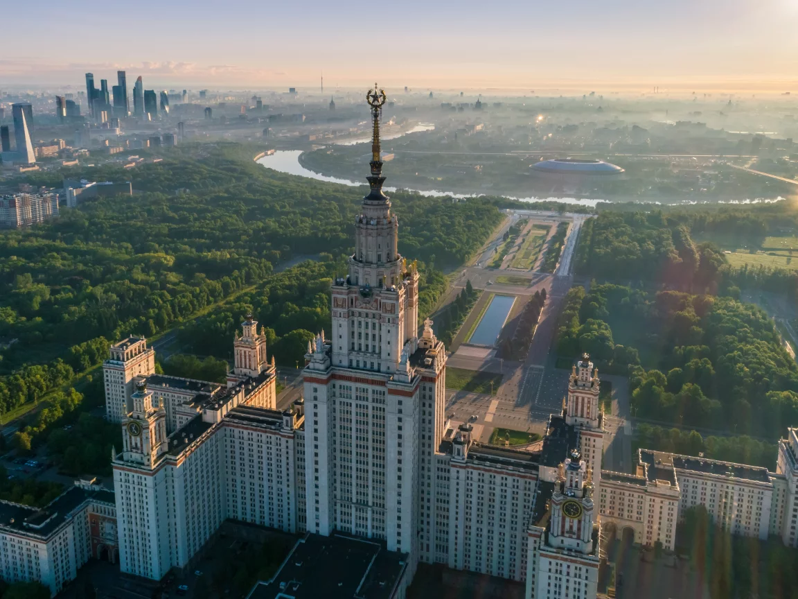 мгу, университет, здание, город, москва, россия, звезда, горизонт, деревья, архитектура