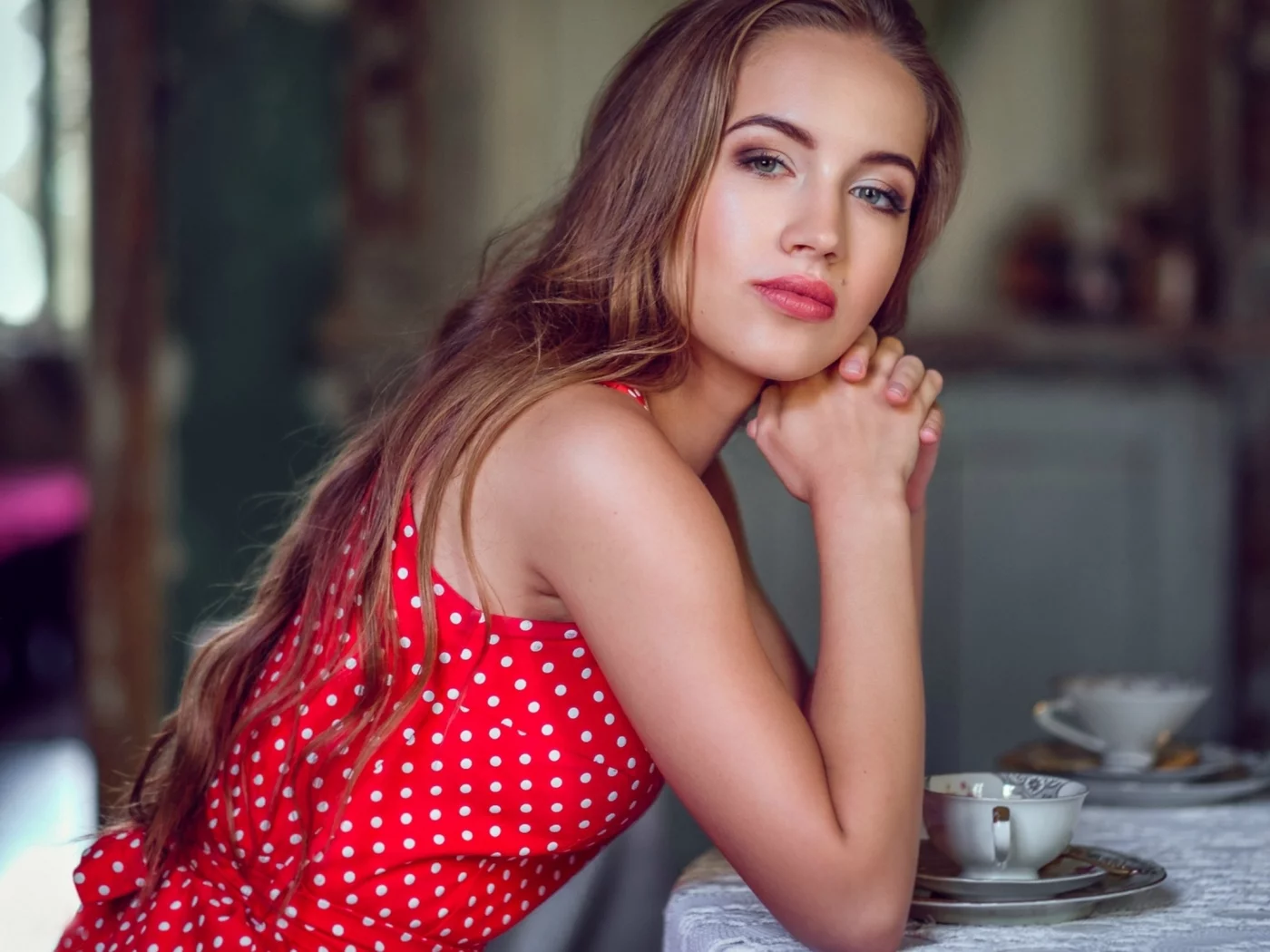 девушка, брюнетка, взгляд