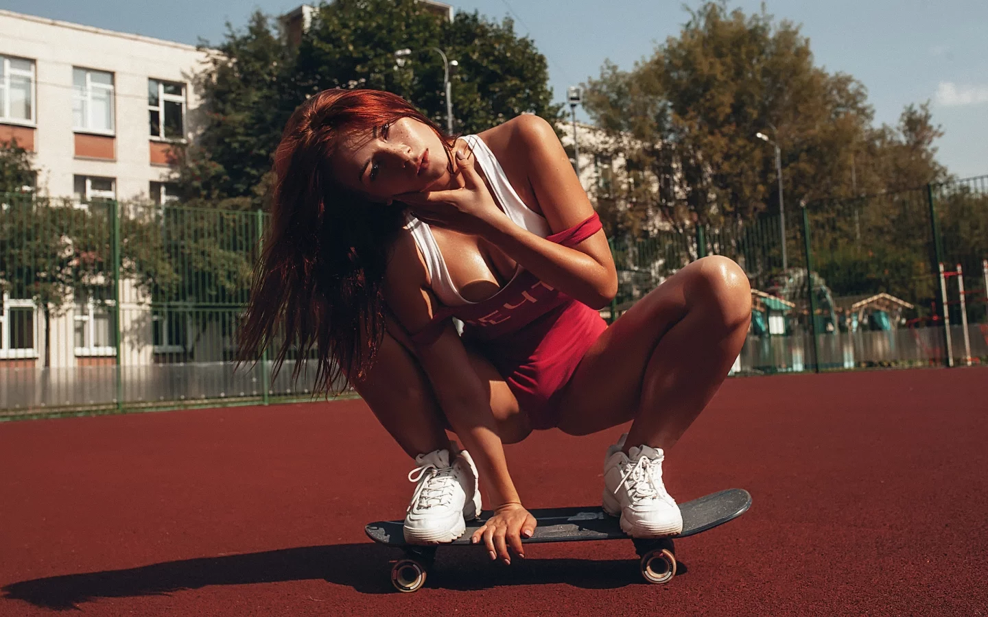 девушка, милая, симпатичная, загорелая, скейтборд