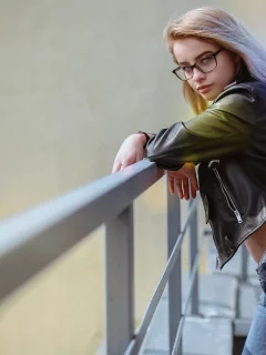 девушка, блондинка, взгляд, в очках