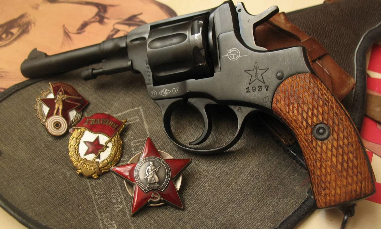 револьвер, наган, орден