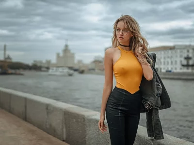 девушка, волосы, очки, река
