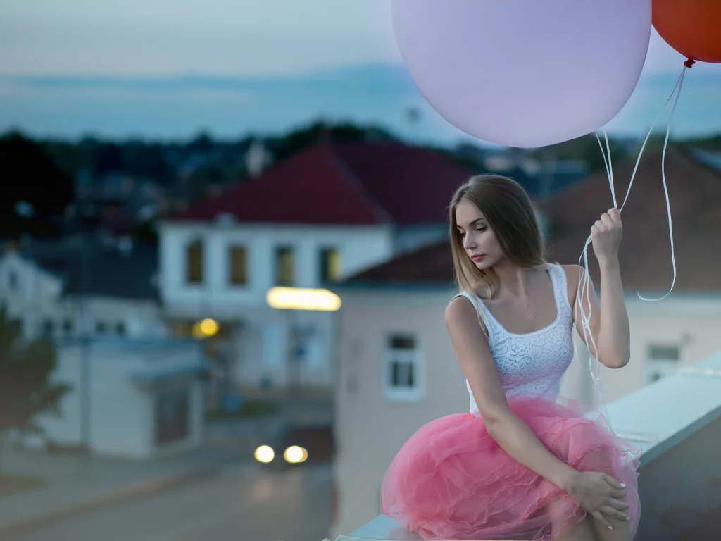 девушки, шары
