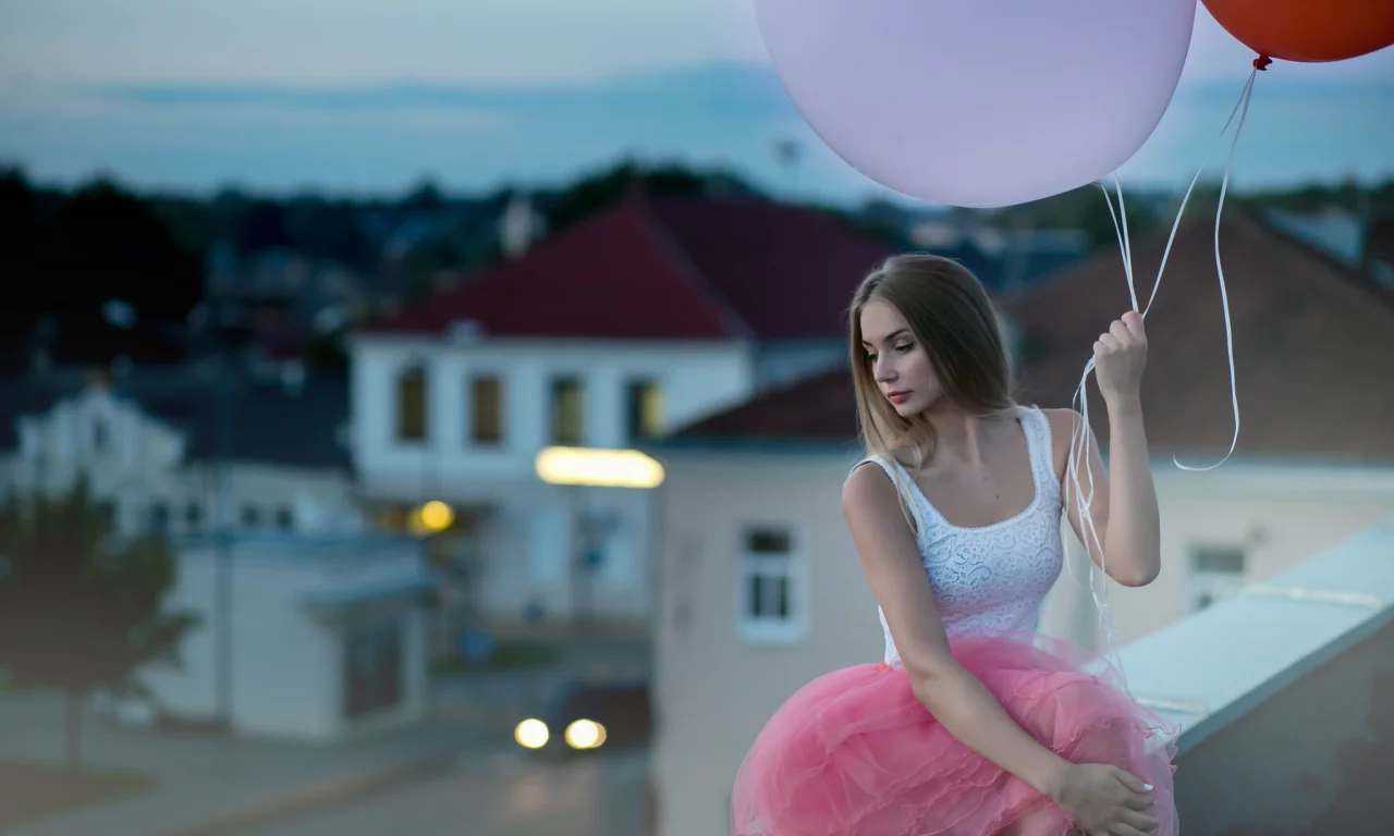 девушки, шары