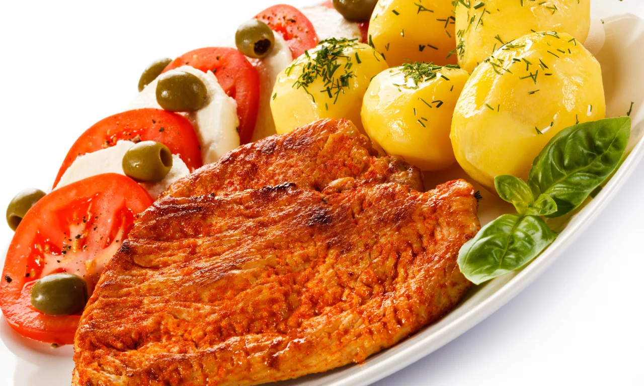 овощи, мясо, оливки, картофель