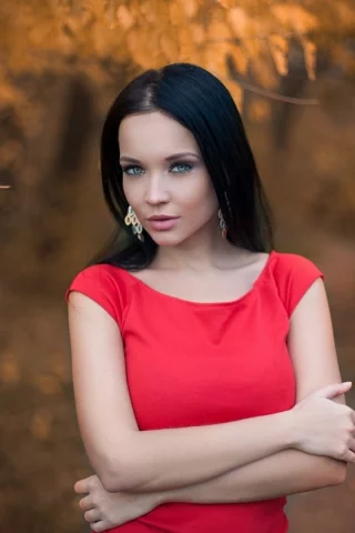 брюнетка, взгляд, красивая девушка