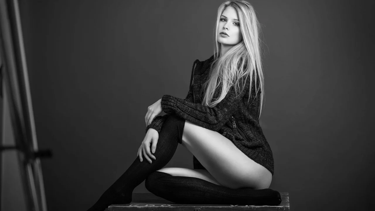 девушка, блондинка, чулки, симпатичная