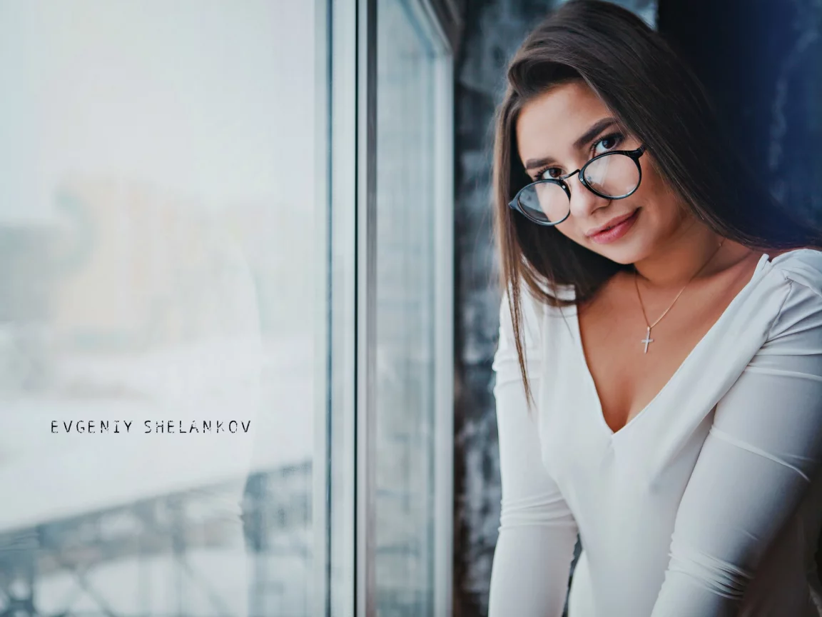 девушка, модель, милая, красивая, симпатичная брюнетка, взгляд