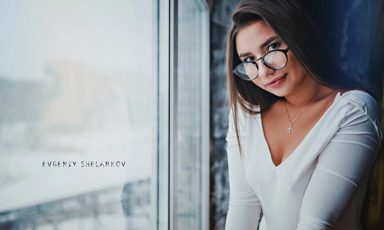 девушка, модель, милая, красивая, симпатичная брюнетка, взгляд