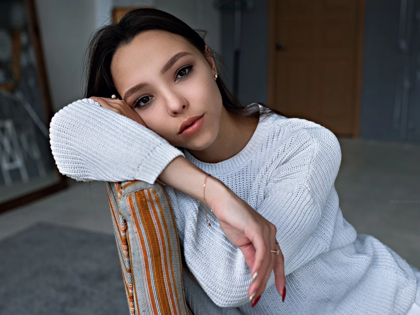 девушка, модель, милая, красивая, симпатичная брюнетка, взгляд