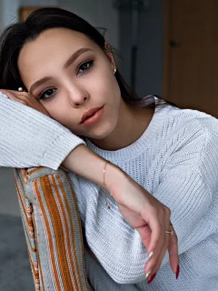 девушка, модель, милая, красивая, симпатичная брюнетка, взгляд