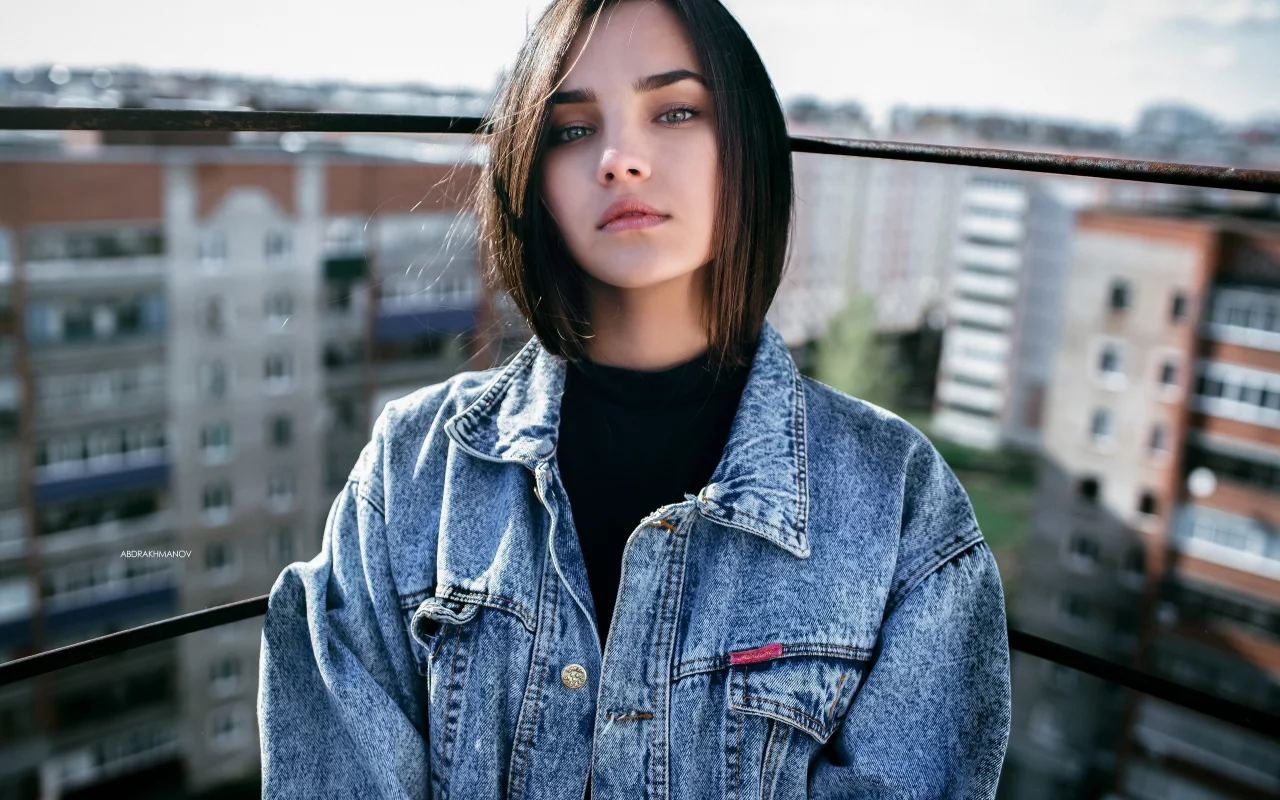 брюнетка, красивая девушка, взгляд