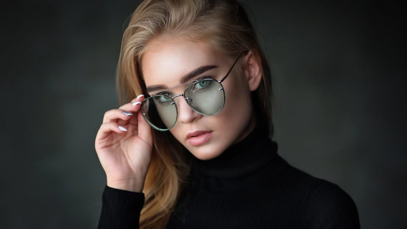 девушка, в очках, взгляд