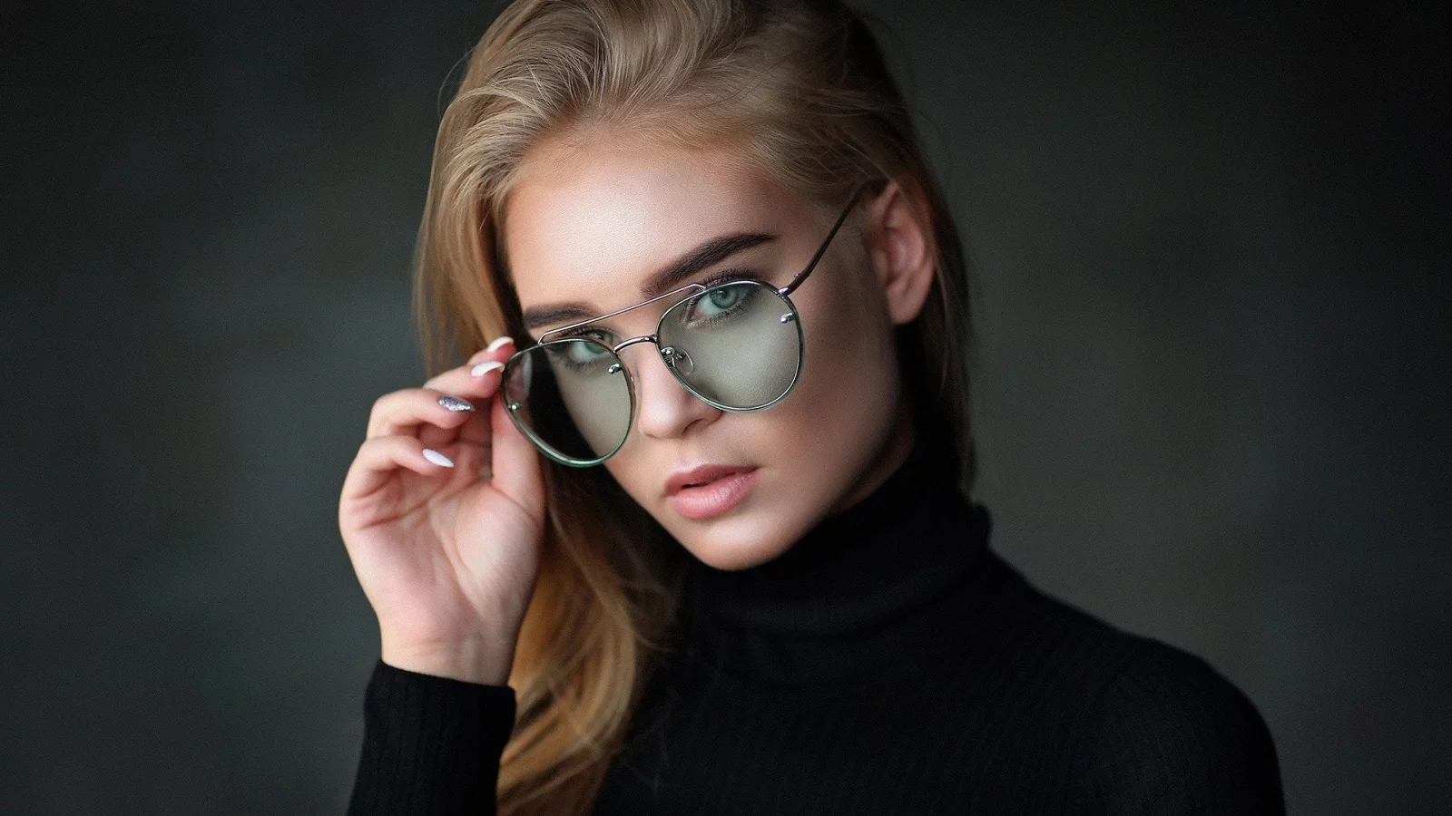 девушка, в очках, взгляд
