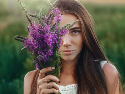 девушка, взгляд, цветы