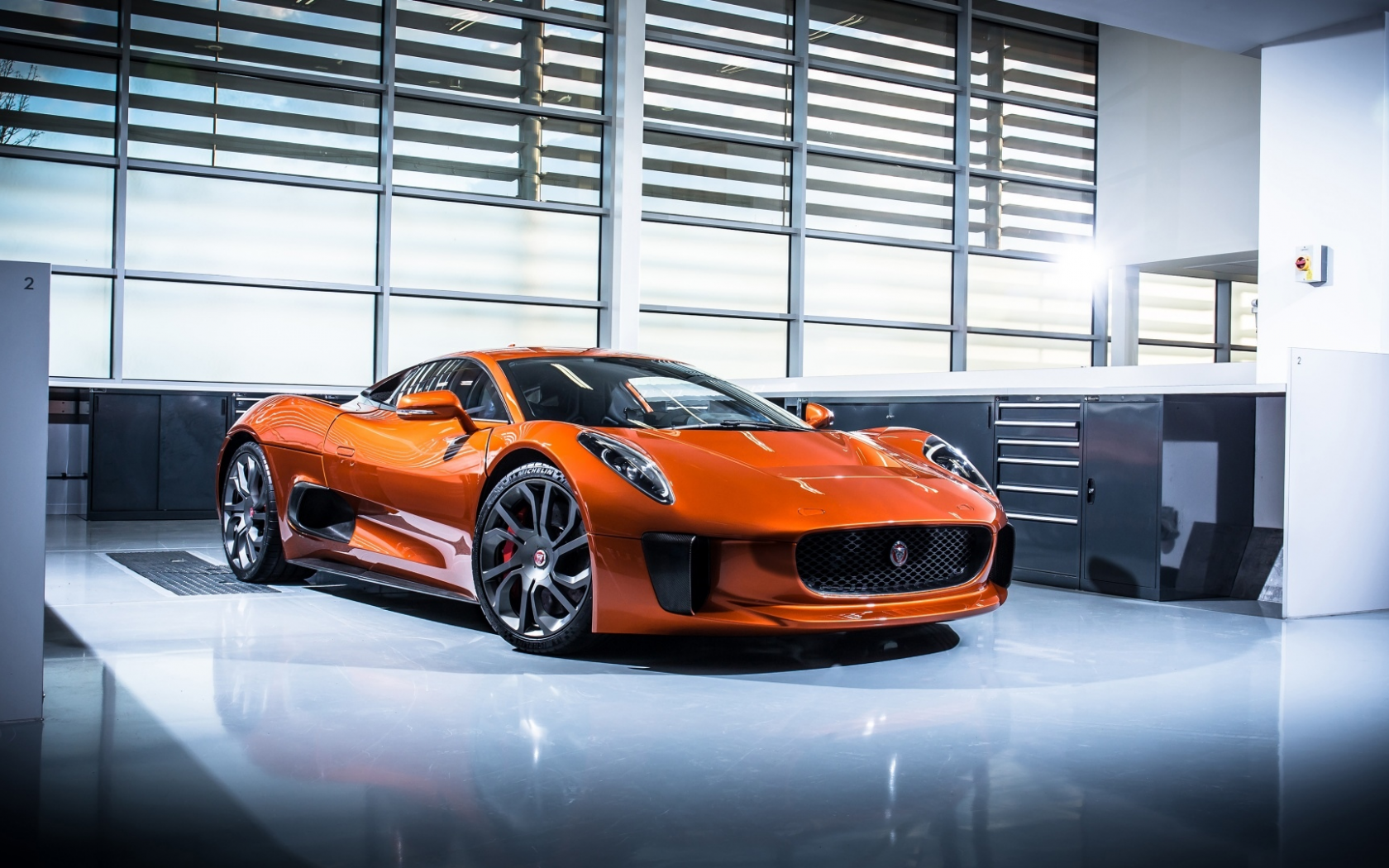 Jaguar cx75