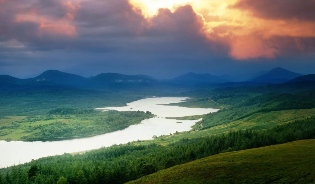 горы, река