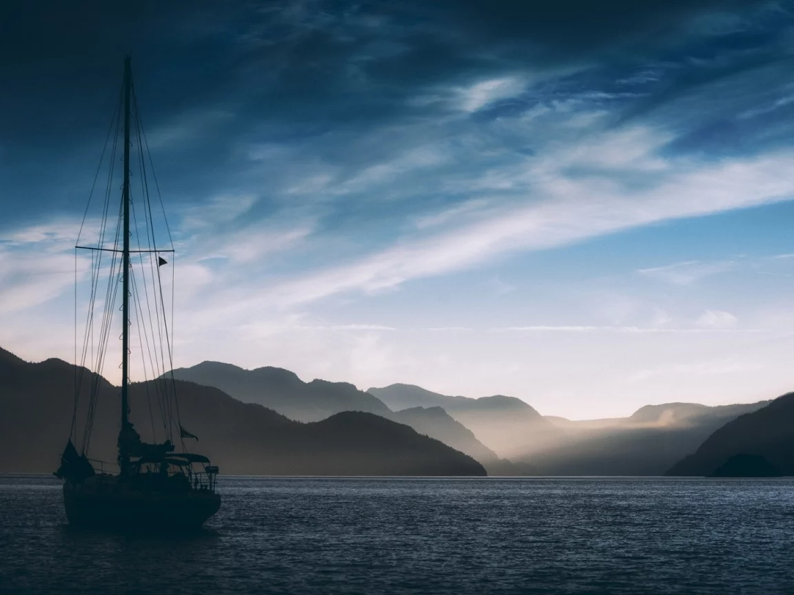море, яхта