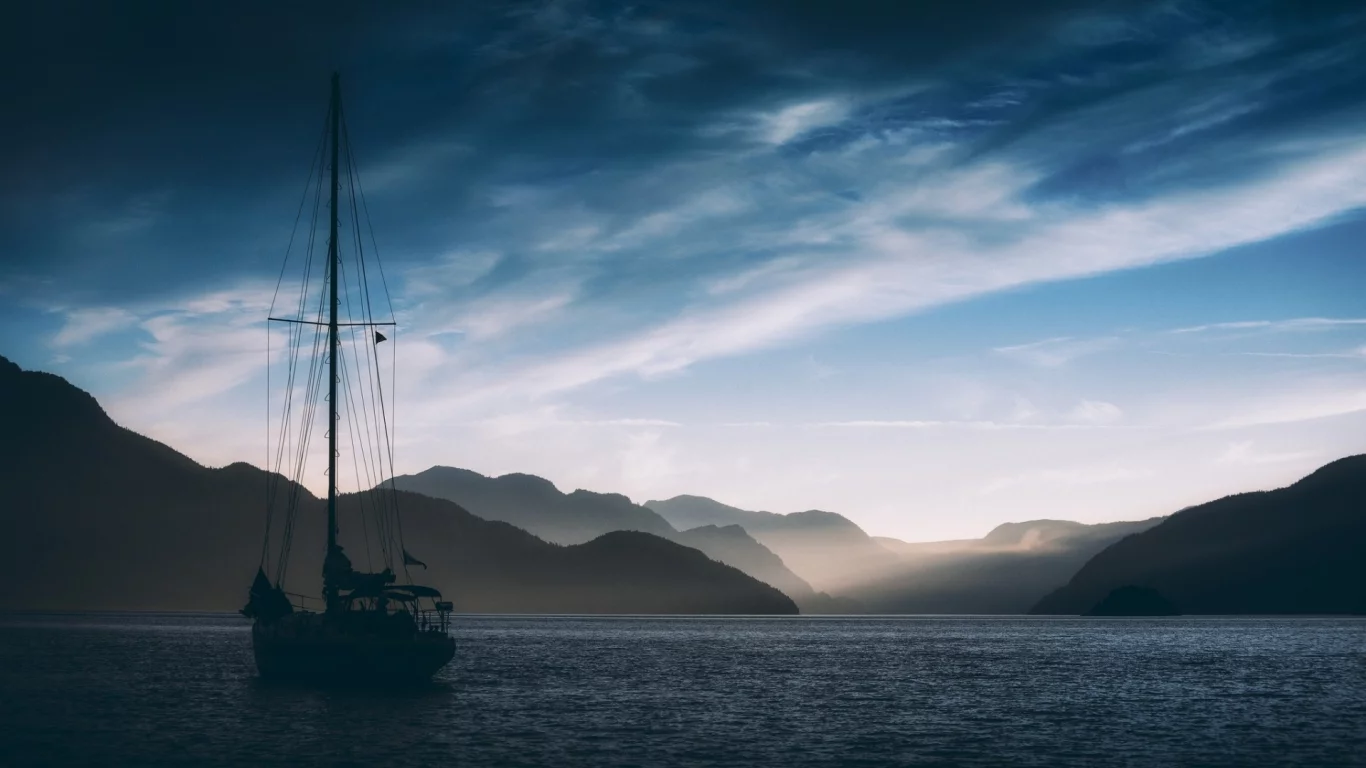 море, яхта