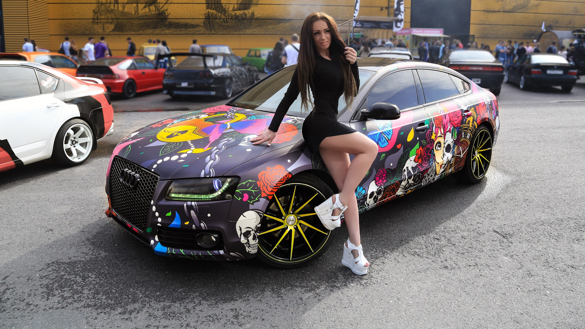 Video cars girls. Девушка в машине. Ауди и девушки. Девушки и авто. Гоночные машины и девушки.