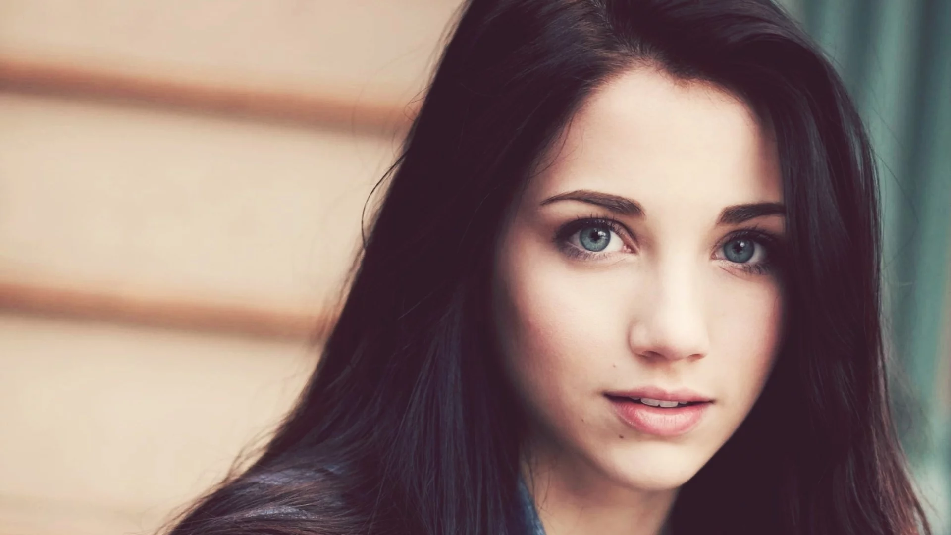 актриса, emily rudd