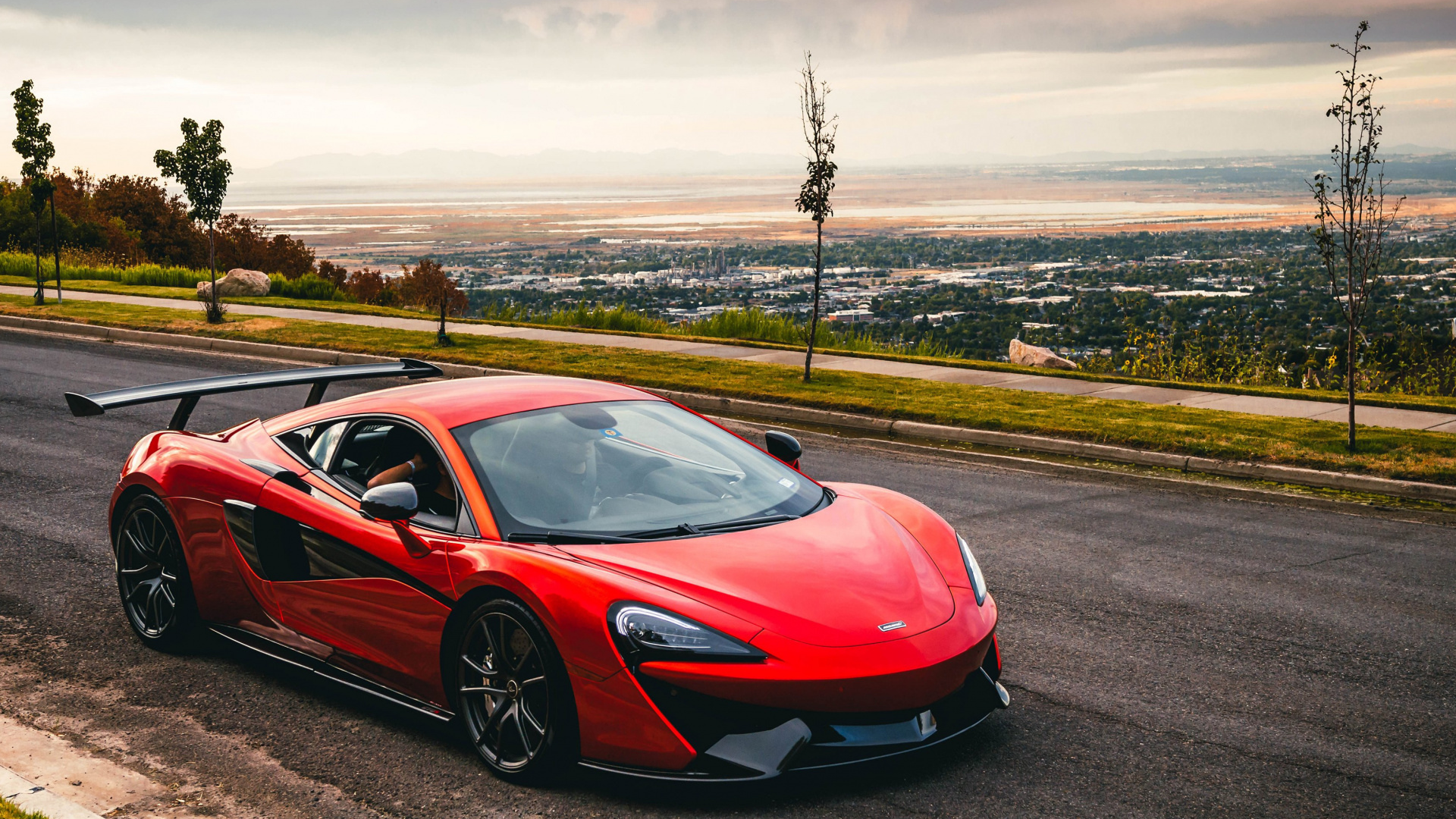 MCLAREN 570s Red Night