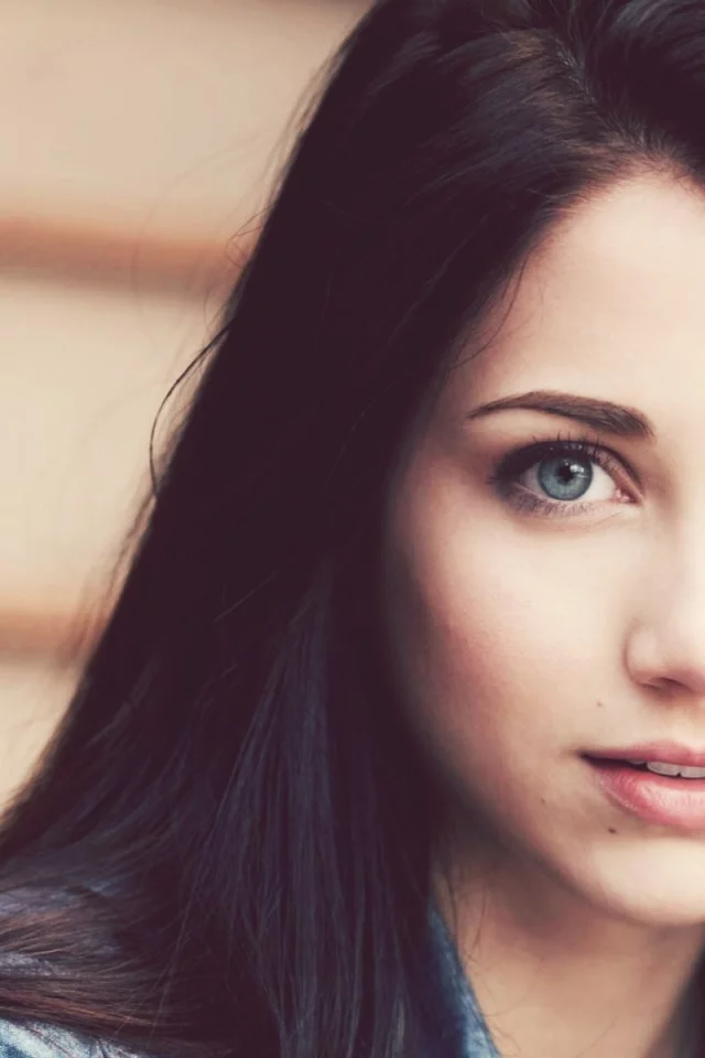 актриса, emily rudd