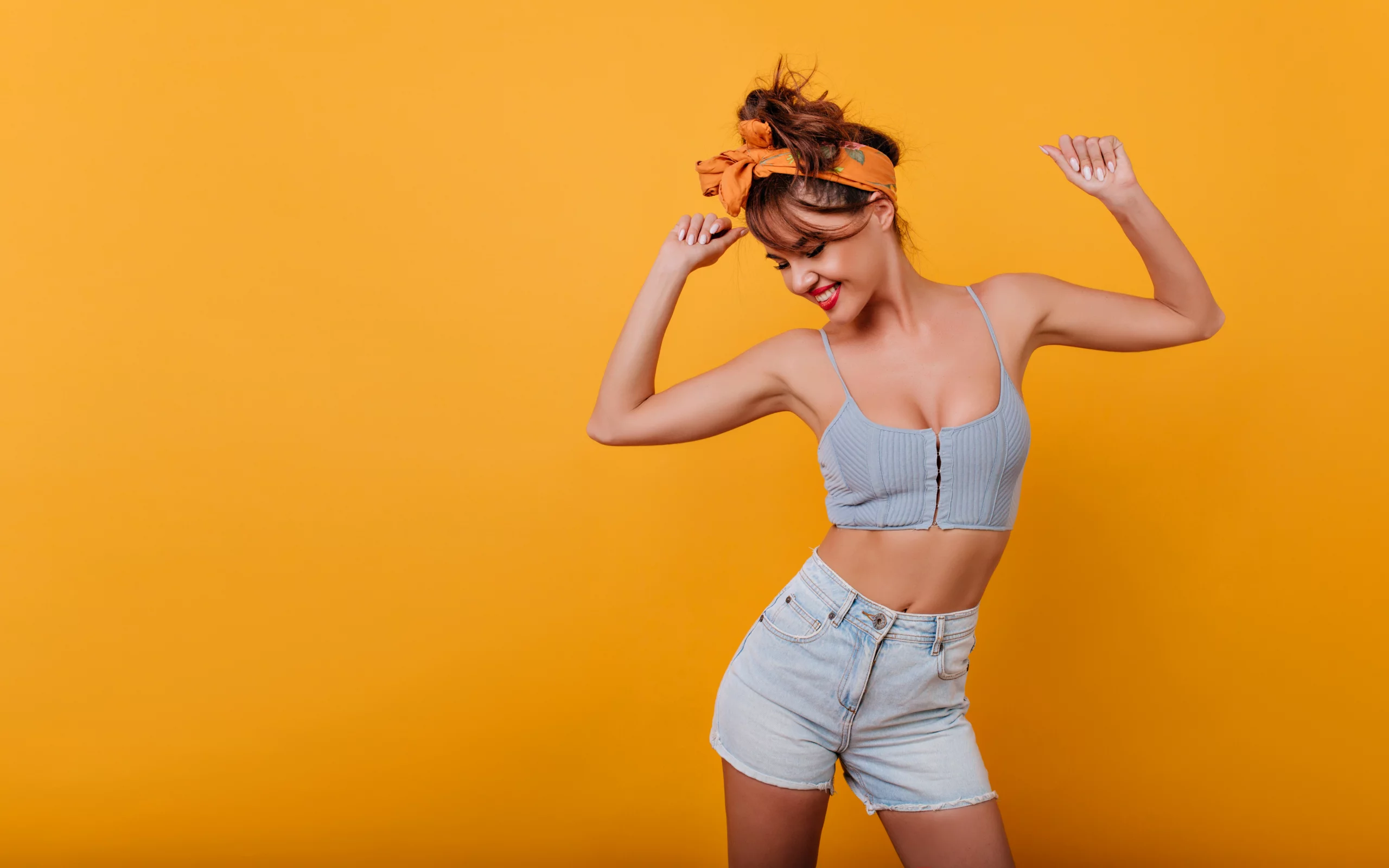 girl, pretty, shorts, smile, joy, dance