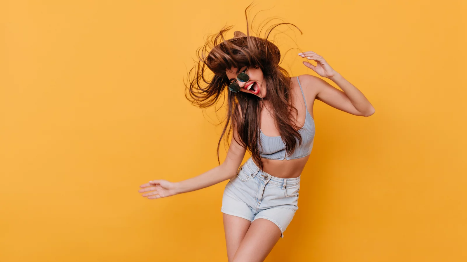 girl, beautiful, pretty, shorts, glasses, hat