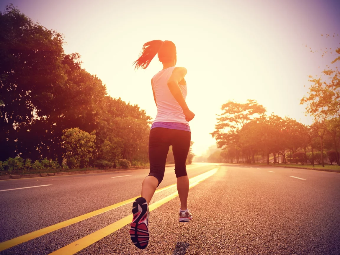 girl, run in road