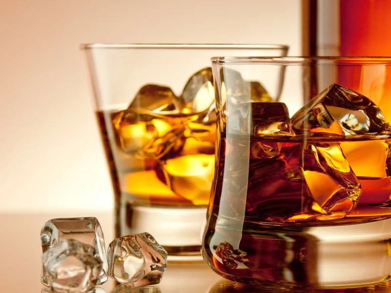 whiskey, ice