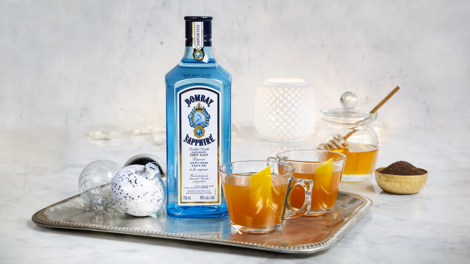 bombay, sapphire, queens, toddy, bottle