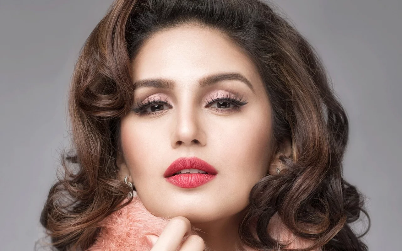girl, beautiful, huma qureshi